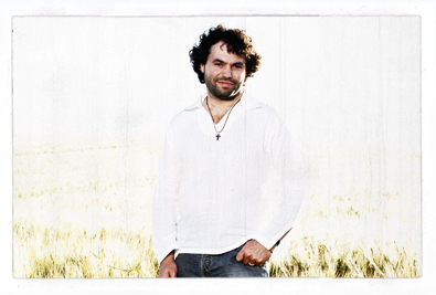 Portrait von Thomas im Kornfeld